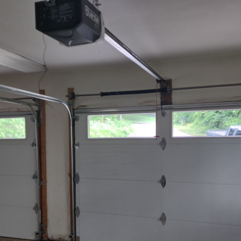 Garage-door-operator-repair-in-cedar-grove-tn